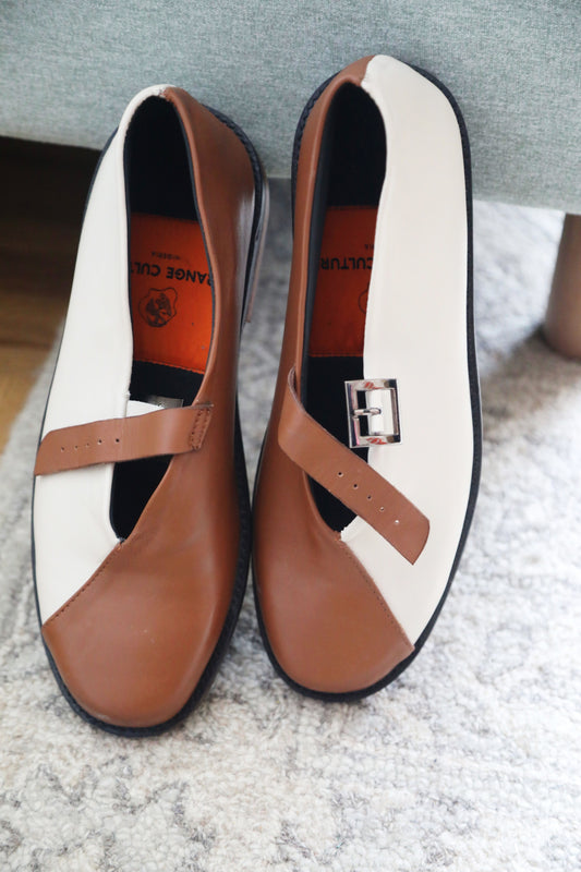 Demi Two toned flats